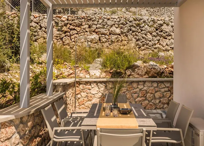Summertime Villa *