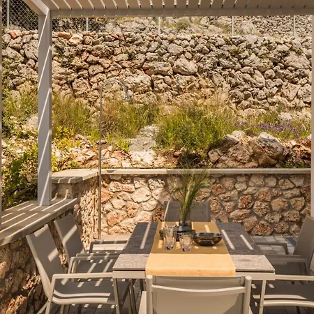 Summertime Villa *